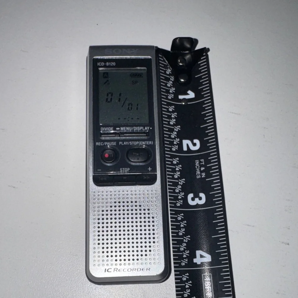 Sony ICD-B120 IC Digital Voice Recorder Handheld Dictaphone Tested Working